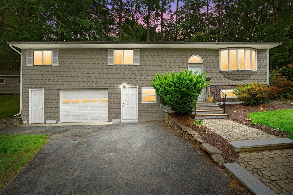 Photo: 44 Drexel St, Worcester, MA