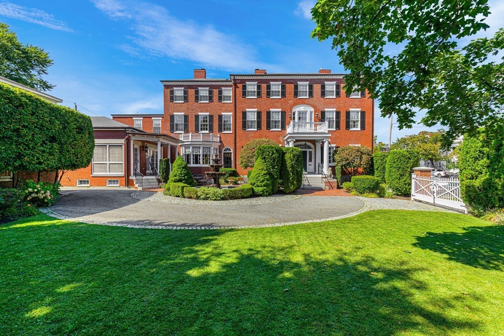 Photo: 26 Winter St, Salem, MA