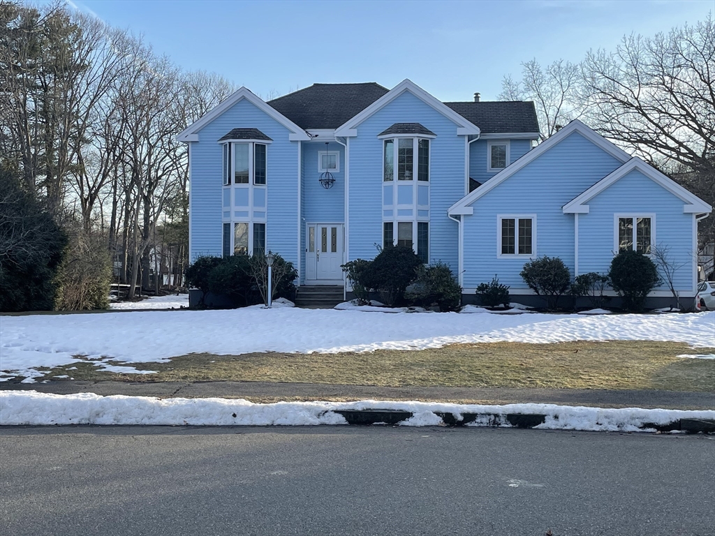 Photo: 12 Heritage Ln, Saugus, MA