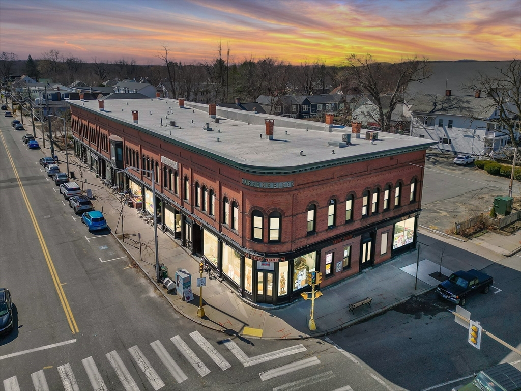 Photo: 76 Maple St, Northampton, MA