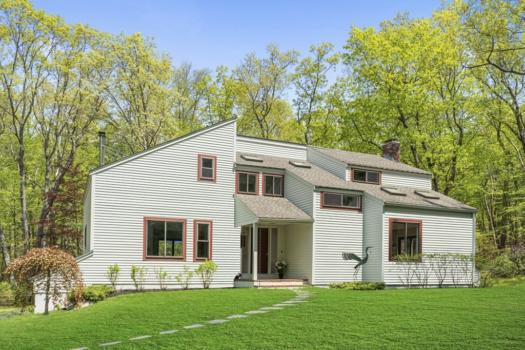 Photo: 13 Oak Meadow Road, Lincoln, MA