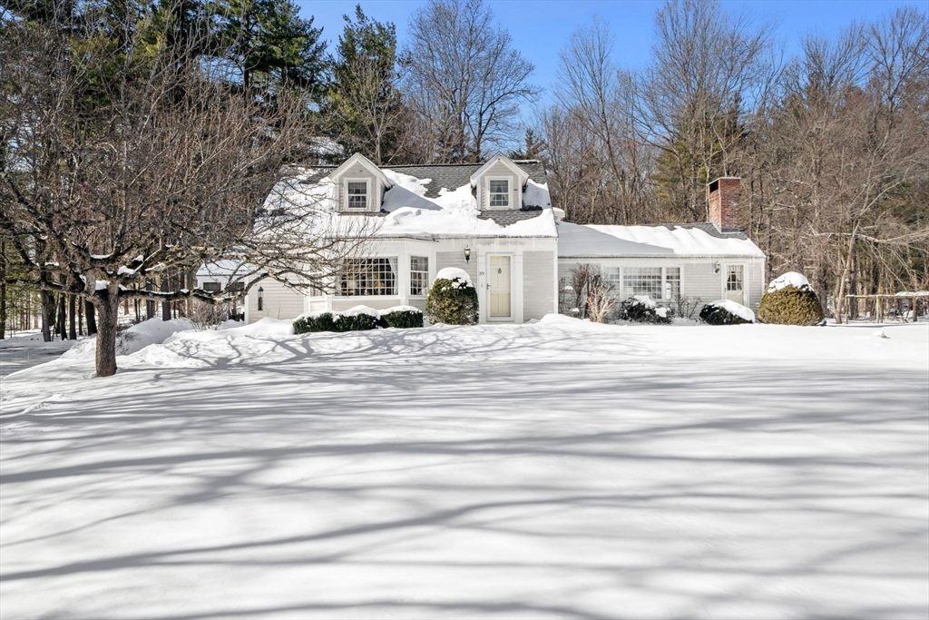 Photo: 39 Mount Lebanon St, Pepperell, MA