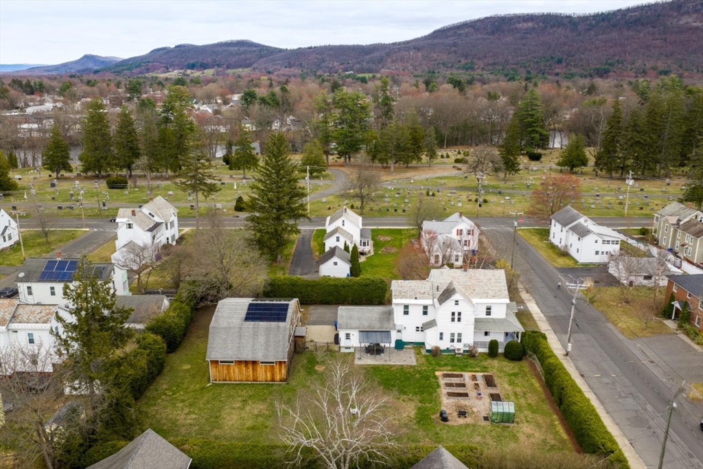 Photo: 89 Garfield Ave, Easthampton, MA