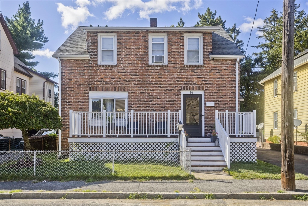 Photo: 92 Miller St, Springfield, MA