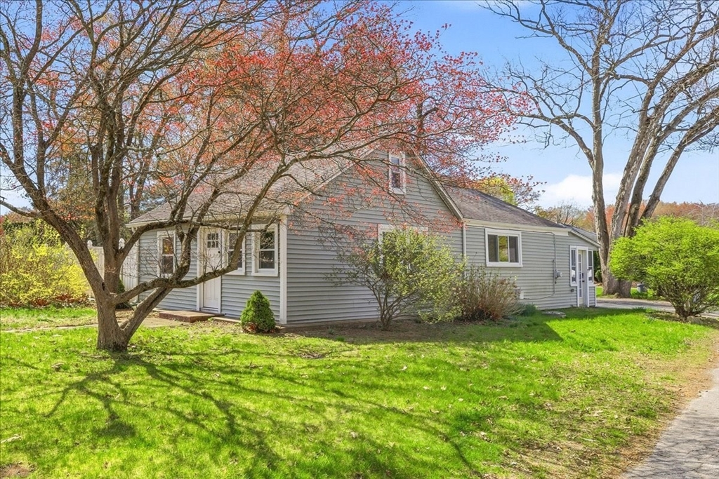 Photo: 320 Church Ave, Warwick, RI