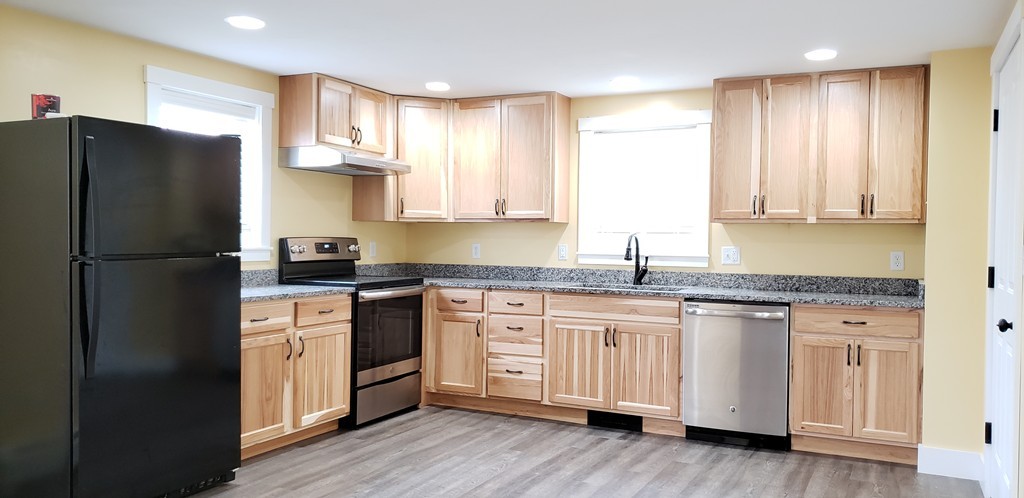 Photo: 51 Moore Rd, New Braintree, MA