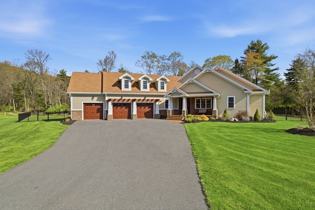 Photo: 8 Fitch Farm Way, Southampton, MA