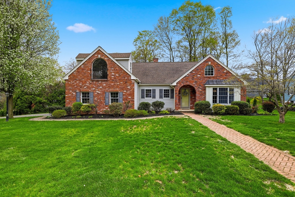 Photo: 7 Brewster Rd, West Springfield, MA