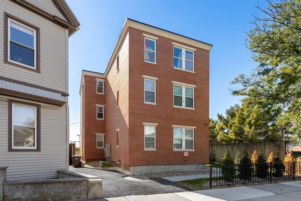 Photo: 81 Chelsea St, Everett, MA