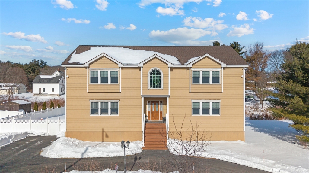 Photo: 86 Lynn Fells Pkwy, Saugus, MA