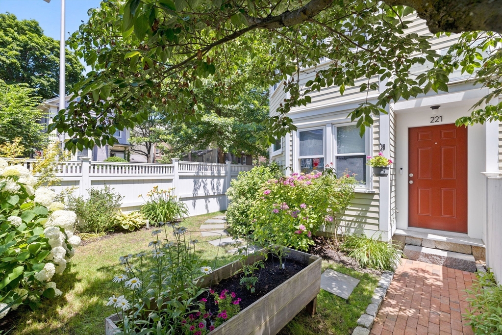 Photo: 221 Hamilton, Cambridge, MA