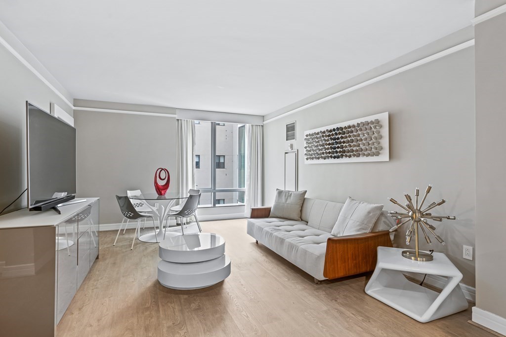 3 Avery Street #702 Floor 7