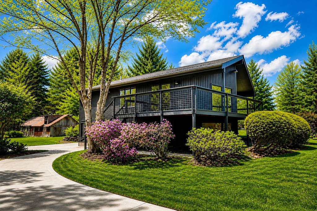 Photo: 504 Skyline Trl, Chester, MA