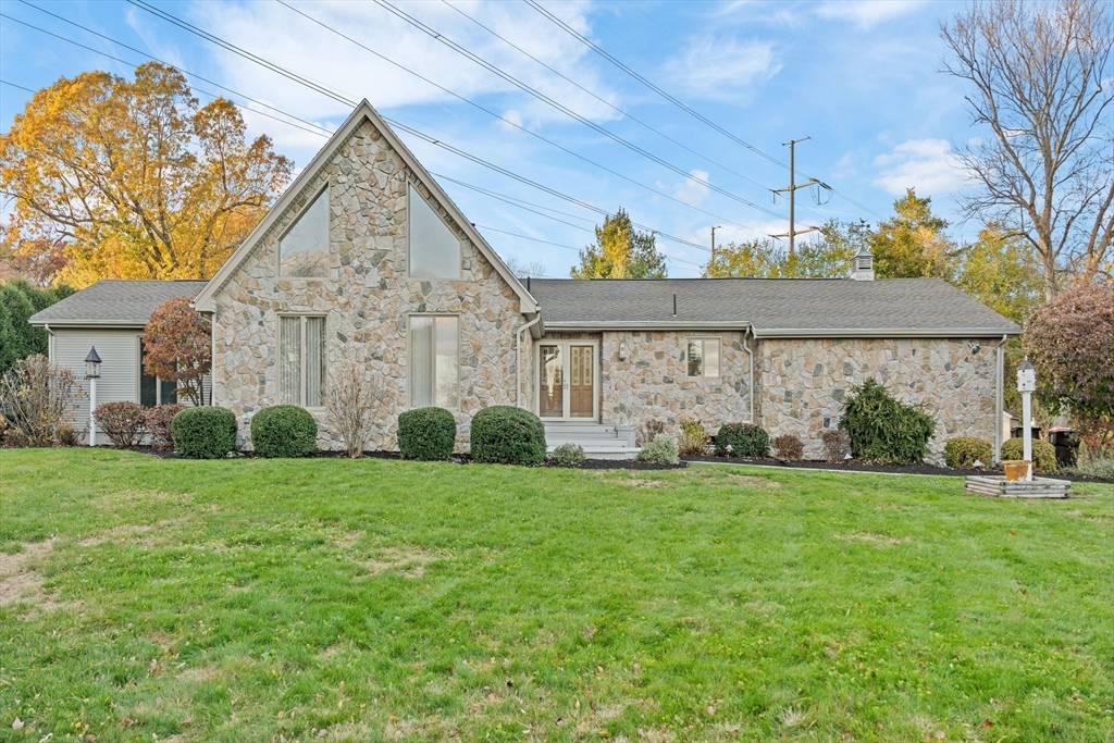 Photo: 86 Willow Brook Drive, Agawam, MA