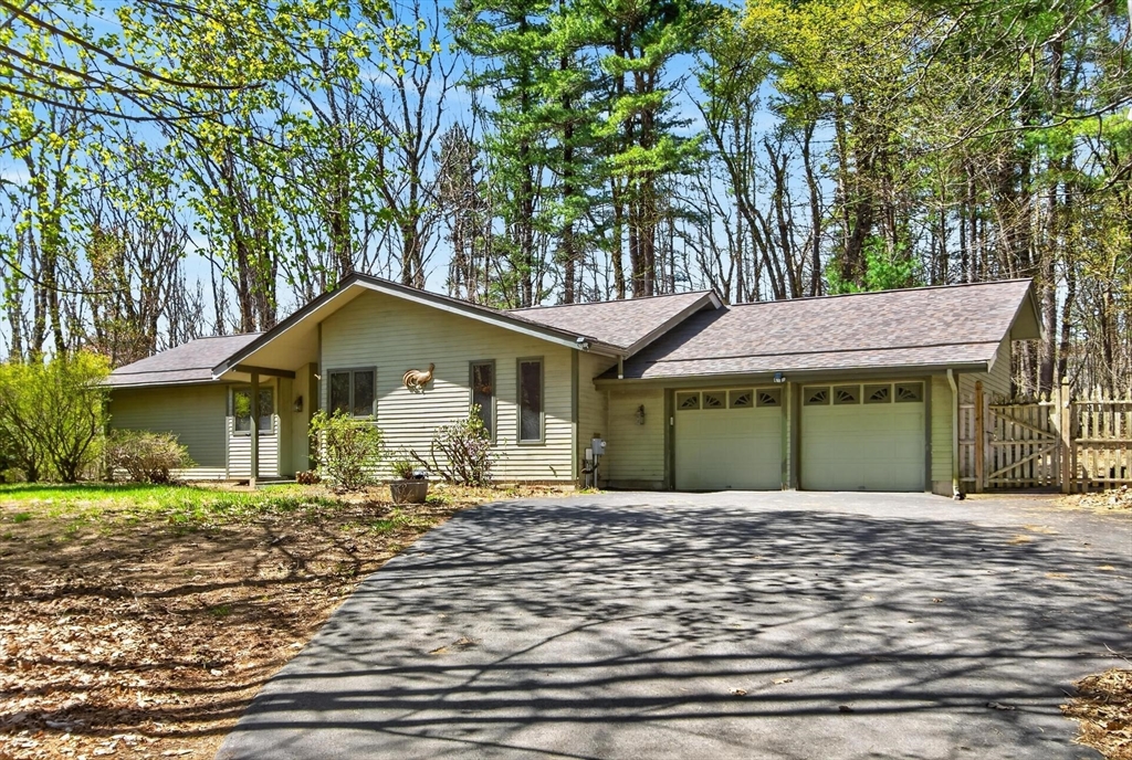 Photo: 18 Laurel Ln, Princeton, MA
