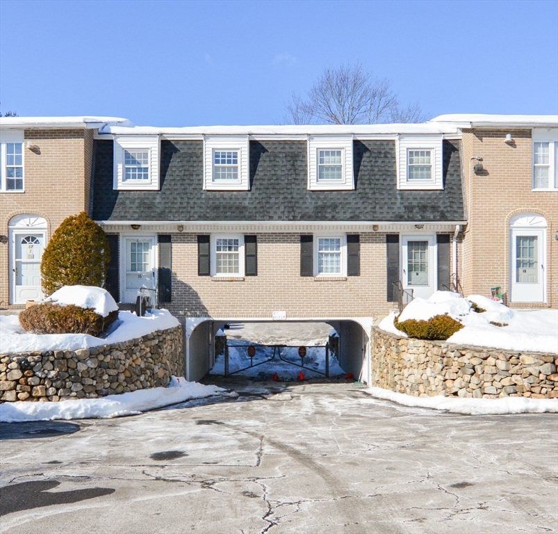 Photo: 16 Cannongate, Tyngsborough, MA