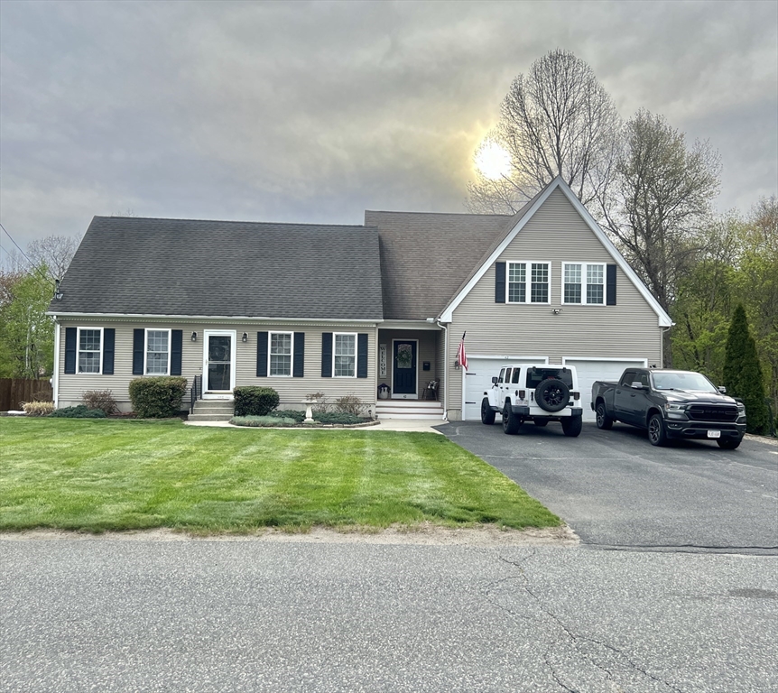 Photo: 42 Mechanic St, Palmer, MA