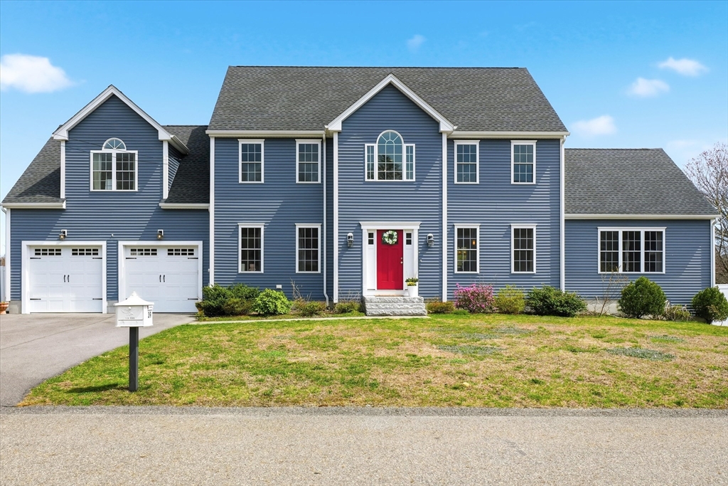 Photo: 39 Iadarola Ave, Milford, MA