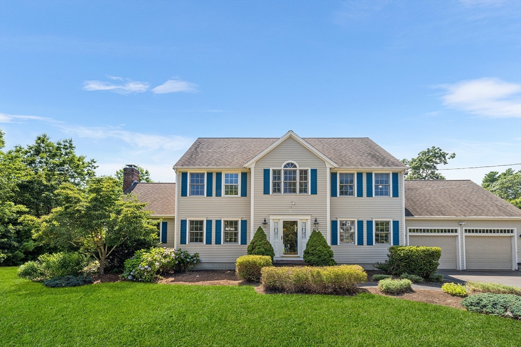 Photo: 898 Main St, Wareham, MA