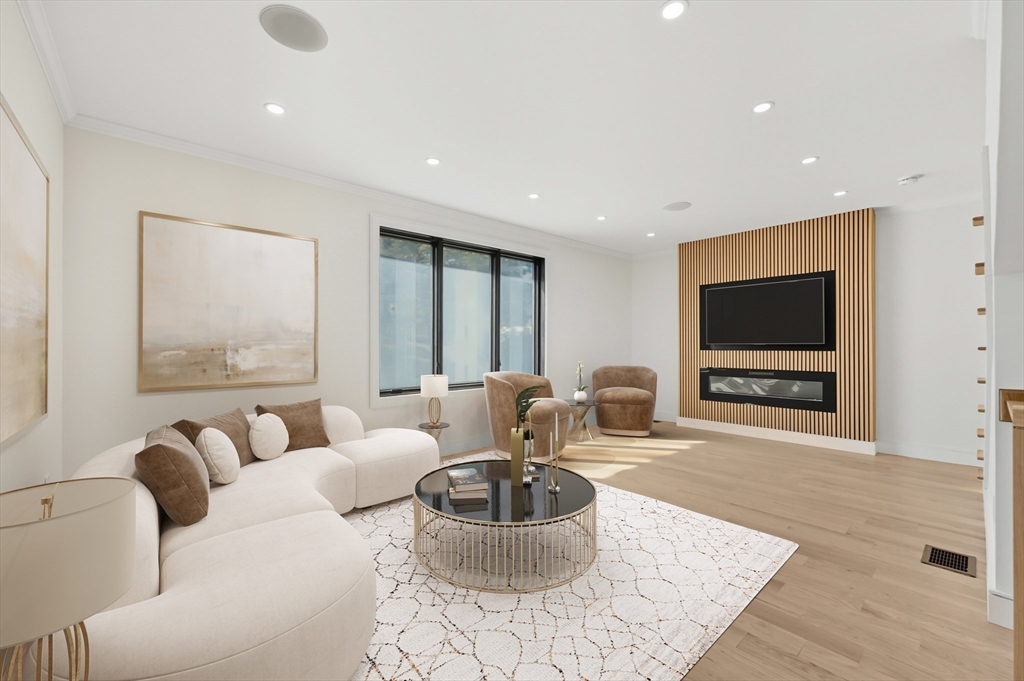 Photo: 863 Main St, Reading, MA