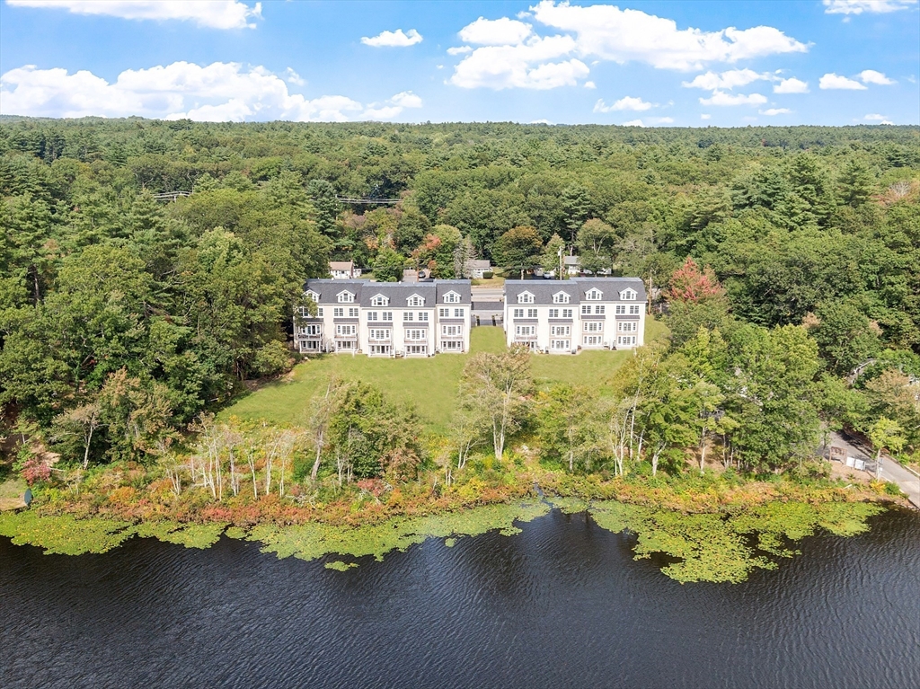 Photo: 206 W Main St, Georgetown, MA Photo: 206 W Main St, Georgetown, MA