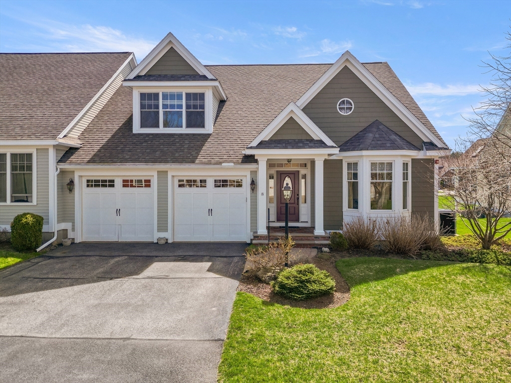 Photo: 8 Ridgeway Cir, West Newbury, MA