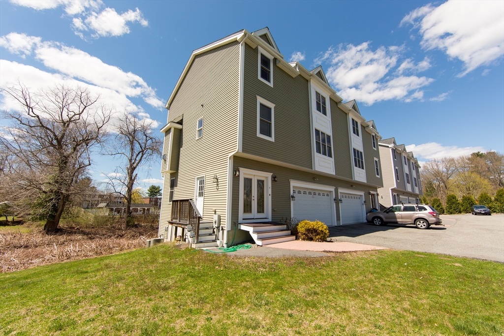 Photo: 194 Oak St, Shrewsbury, MA