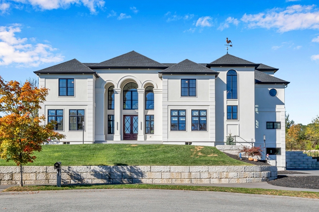 Photo: 19 Bridle Spur Ln, Danvers, MA