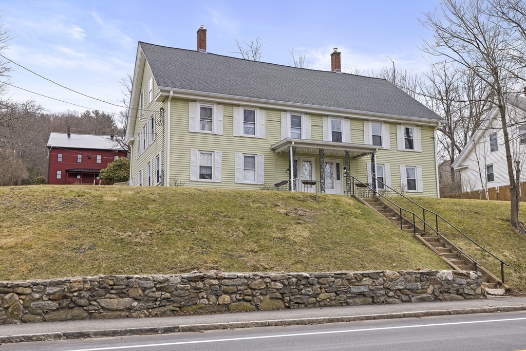Photo: 347-349 Main St, Hardwick, MA