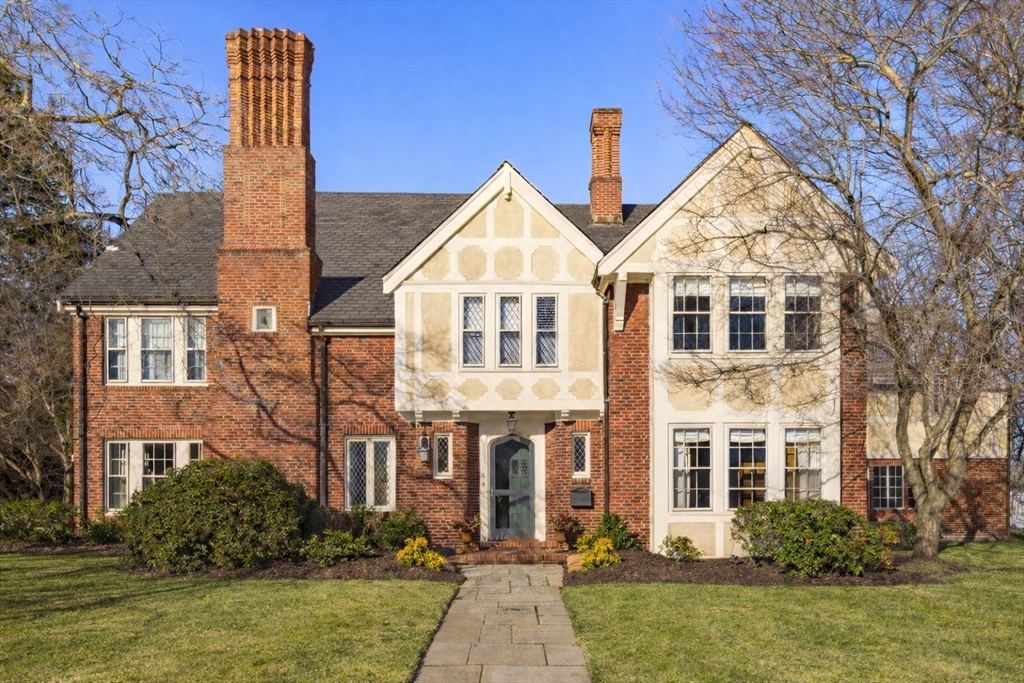 Photo: 4 Dartmouth St, Winchester, MA