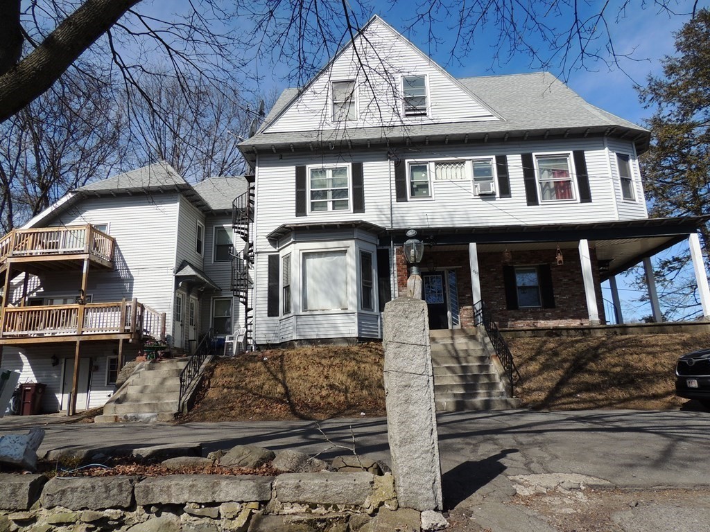 Photo: 499 Haverhill, Lawrence, MA