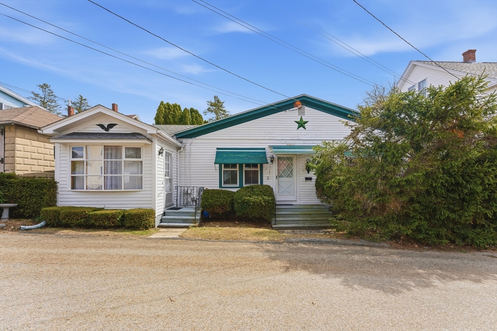 Photo: 3 River Street, Hardwick, MA