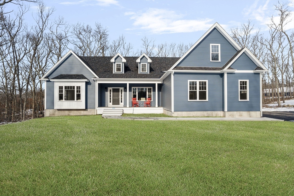 Photo: 660 Pine St, Seekonk, MA