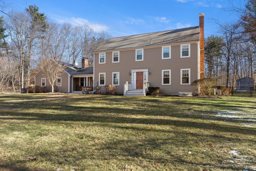 Photo: 32 Alderbrook Dr, Topsfield, MA Photo: 32 Alderbrook Dr, Topsfield, MA