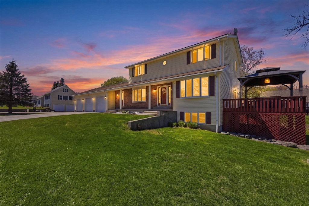 Photo: 54 Helen St, Chicopee, MA