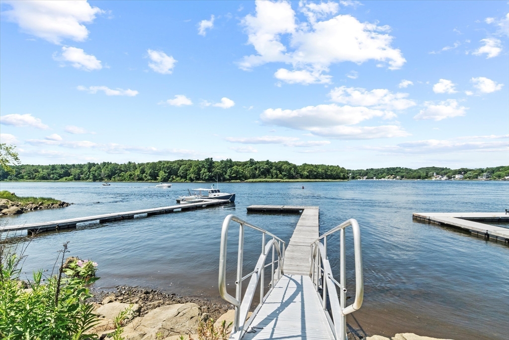 Photo: 473 Main Street, Amesbury, MA