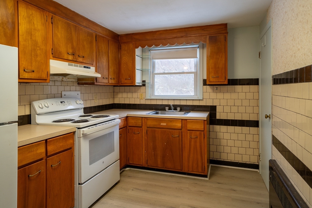 Photo: 155 South St, Foxboro, MA