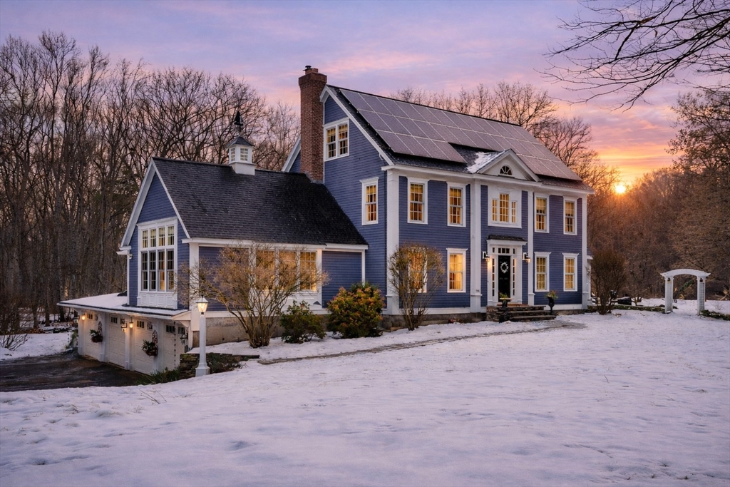 Photo: 118 Moulton St, West Newbury, MA