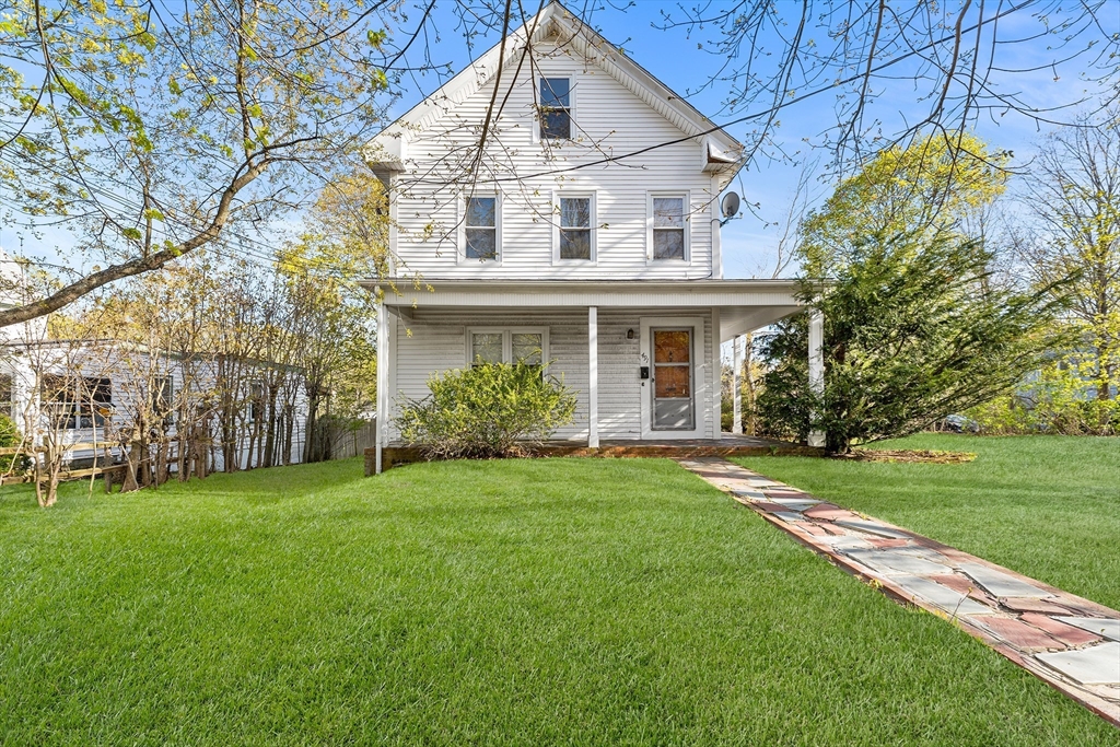 Photo: 491 Webster St, Rockland, MA