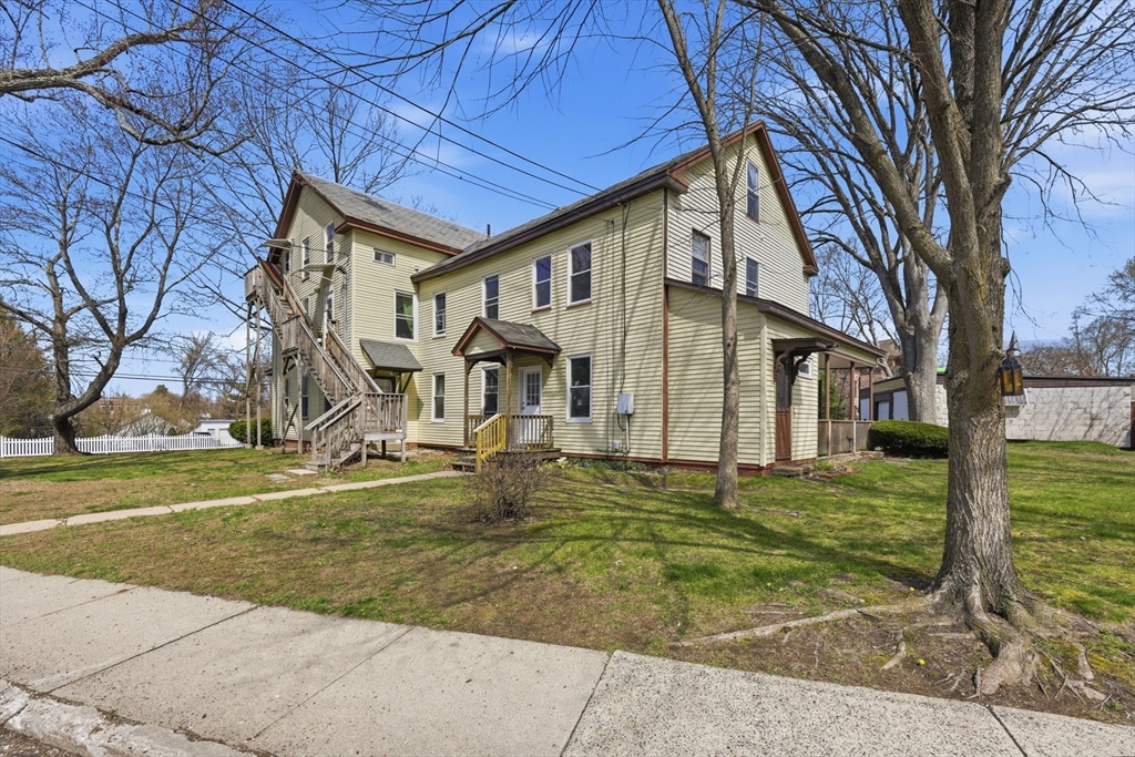 Photo: 17 Adams St, Easthampton, MA