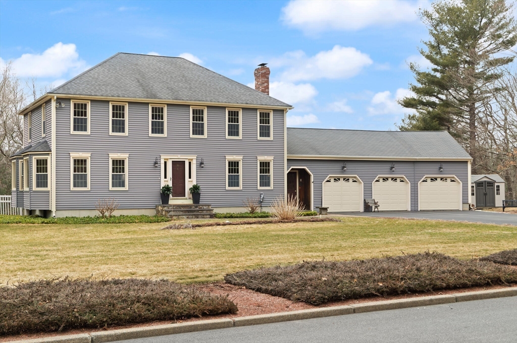 Photo: 3 Daniels Rd, Mendon, MA Photo: 3 Daniels Rd, Mendon, MA