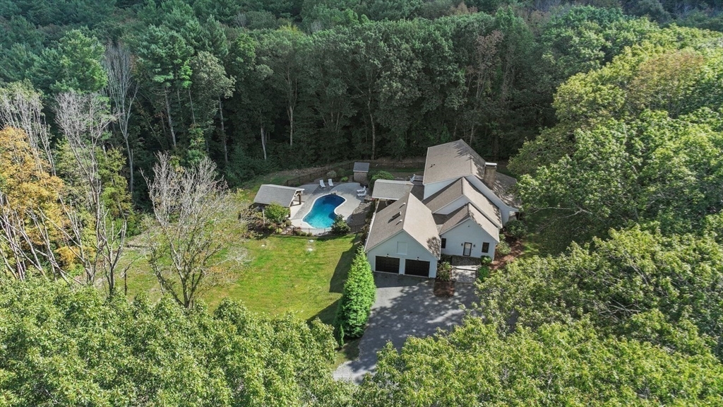 Photo: 31 Douglas Road, Sutton, MA