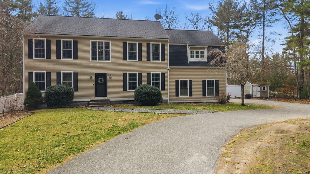 Photo: 159 High St, Carver, MA