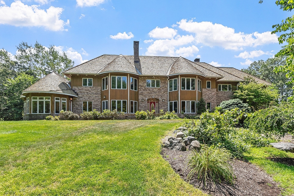 Photo: 16 Solomon Pierce Rd, Lexington, MA