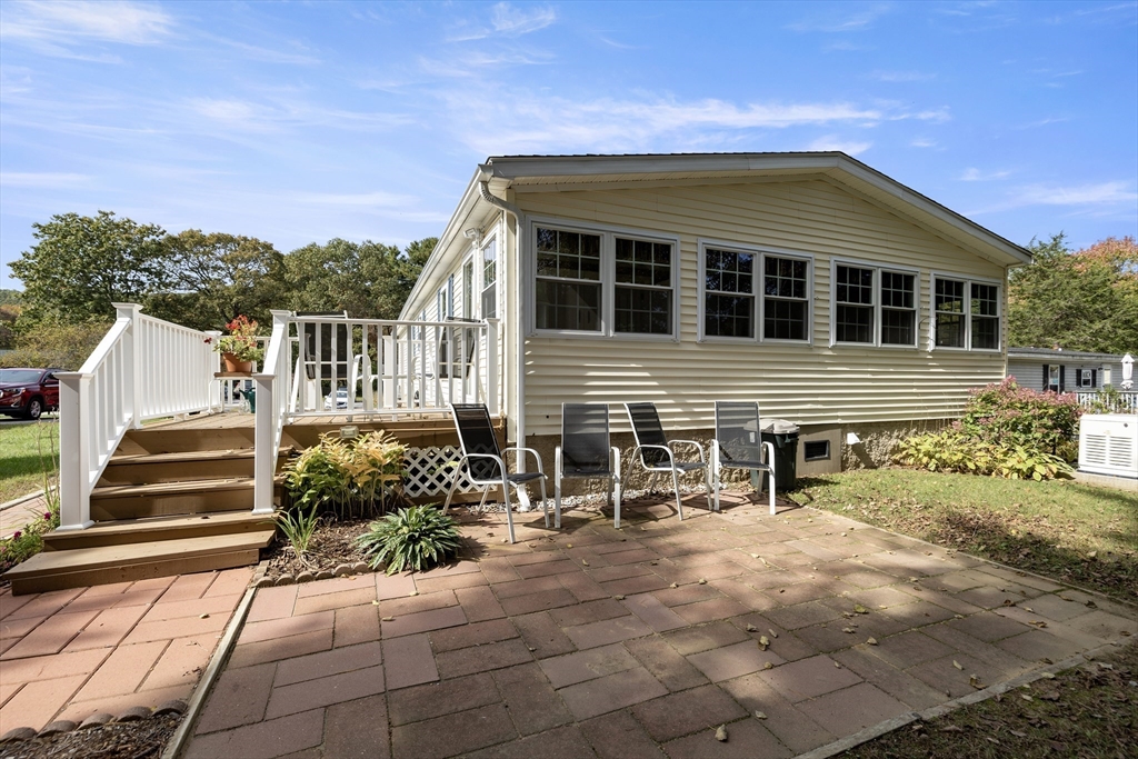 Photo: 18 Fox Run, Brookfield, MA