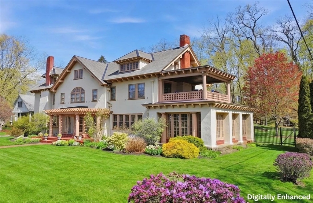 Photo: 372 Main St, Amesbury, MA