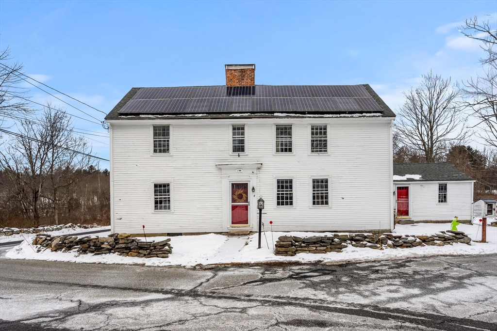 Photo: 4 Thorndike St, Dunstable, MA Photo: 4 Thorndike St, Dunstable, MA