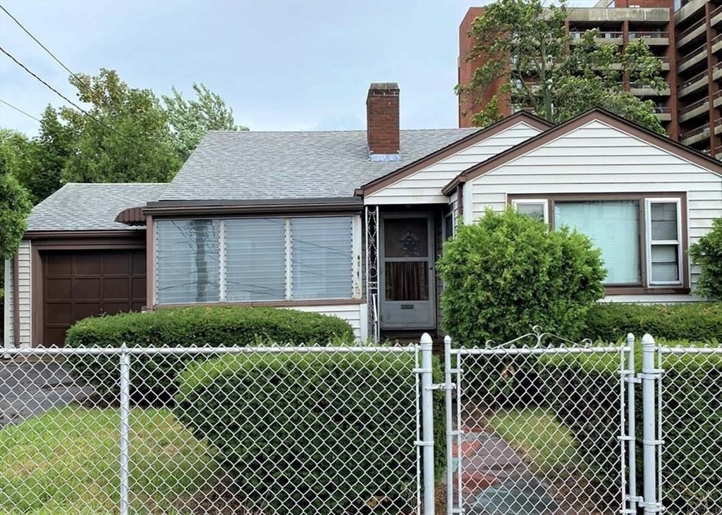 Photo: 20 Chapman St, Quincy, MA