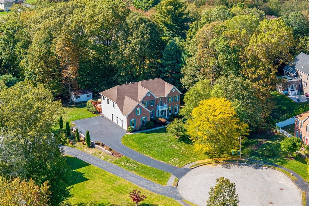 Photo: 7 Thoreau Cir, Shrewsbury, MA
