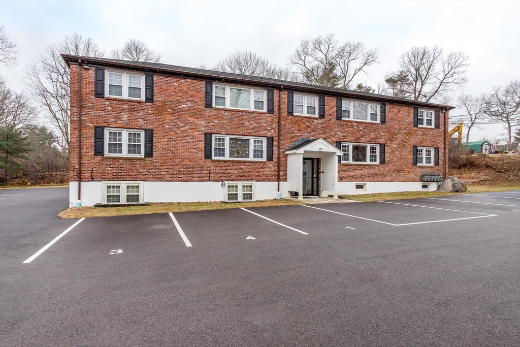 Photo: 157 Central, Foxboro, MA